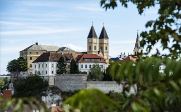 Európai kulturális fővárosi együttműködéseket kötöttek Veszprémben