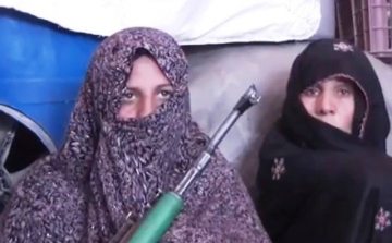 Egy afgán asszony kéttucatnyi tálibbal végzett, miután megölték a fiát