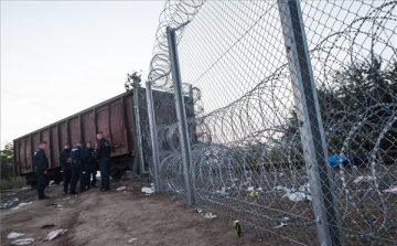 Illegális bevándorlás - Hatályos a jogi határzár