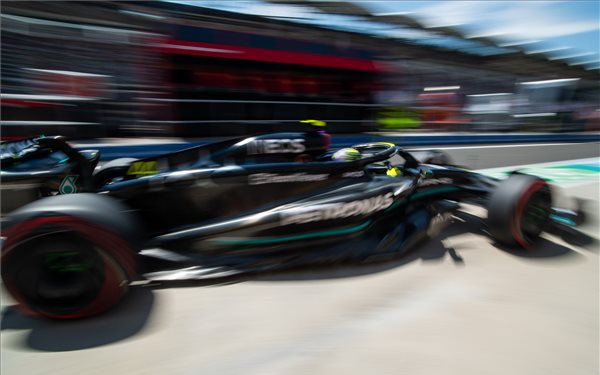 Hamilton a harmadik szabadedzés leggyorsabbja