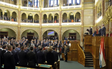 A kormányt kérdezik a képviselők