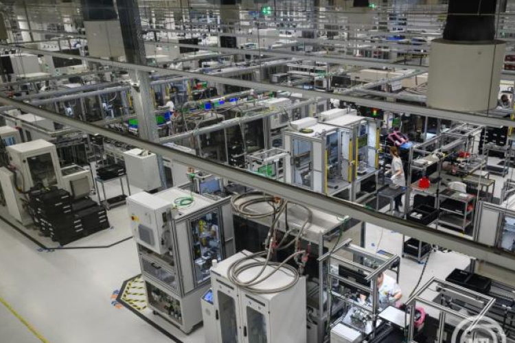 KSH: januárban a bruttó átlagkereset 840 600 forint volt