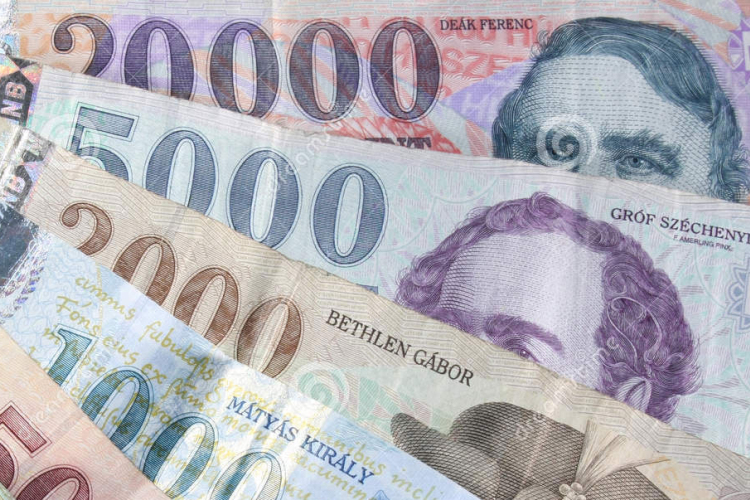 Csökkent a háztartások adóssága, nőttek a megtakarítások