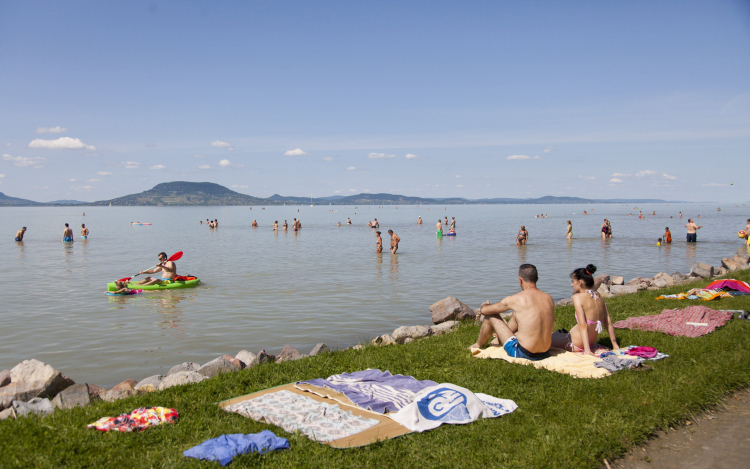 Már lehet nevezni az augusztusi Balaton-átevezésre