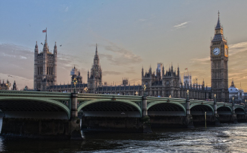 Folyamatosan bővül a brit Konzervatív Párt vezetői posztjáért indulók névsora