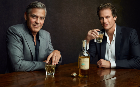 Brutális nagy összegért adja el George Clooney tequilacégét