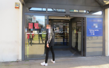 Hamis pénzzel fizetett a kábítószerért, fegyverrel kérték rajta számon