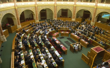 A jövő évi büdzséhez benyújtott módosításokról szavaznak