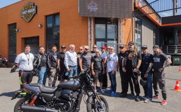 Rock legendák egy Harley nyergében, amit akár Te is megnyerhetsz!