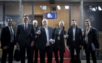 Orbán szerint akkor lesz béke, ha Brüsszelben változás lesz