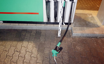 Benzinkúton gyújtogatott