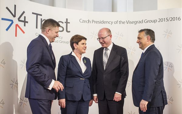 V4-csúcs - Orbán Viktor: a legnagyobb kihívás, hogy az uniós tagállamok eltérő módon képzelik el a jövőt