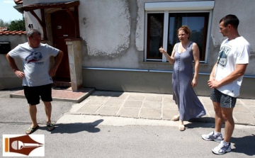 A devecseri Bognárék otthonát felfegyverkezett romák vették ostrom alá