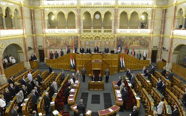 Az uniós pénzek felhasználását tárgyalják a képviselők