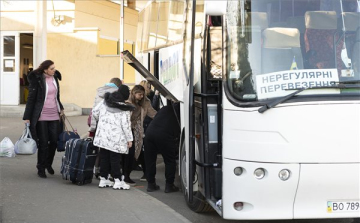 Jótékonysági koncertet, színházi előadást és árverést is szerveznek a menekültek megsegítésére