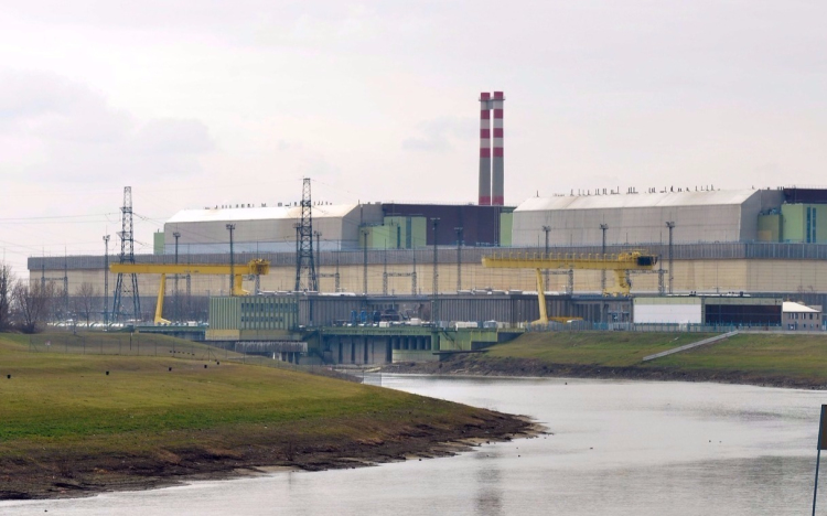 Süllyed a paksi atomerőmű 4. blokkja
