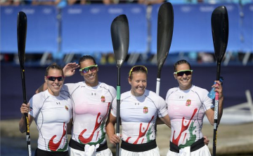Rio 2016 - Aranyért száll vízre a női kajaknégyes, éremért a férfi kenukettes