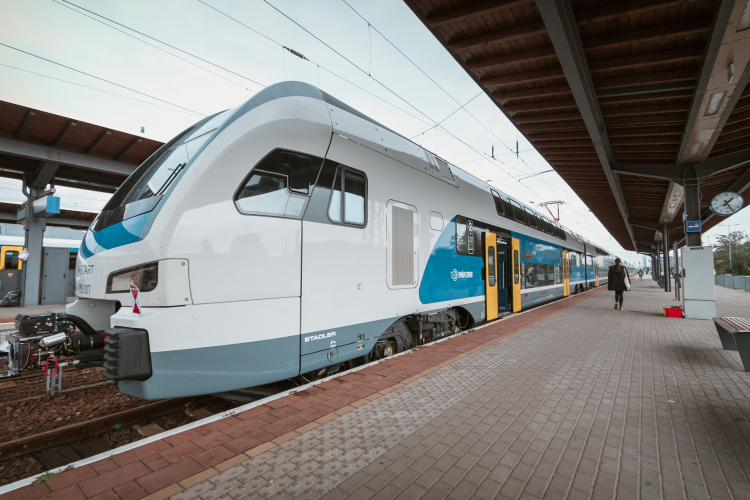 Újabb két emeletes vonat állt forgalomba