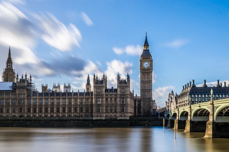 Belső csatározásokkal kezdődik a brit Munkáspárt éves kongresszusa